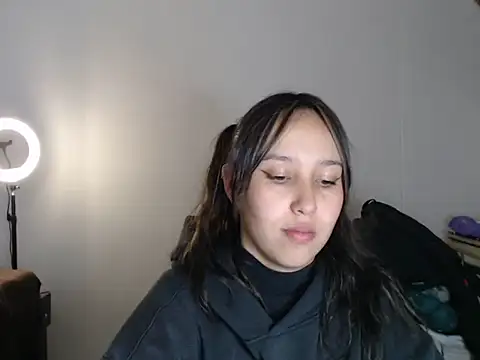 Snapshot of Skarlet_Adams28 chatting on March 14, 2025, 2:10 am Skarlet Adams28 online show from March 14, 2025, 2:10 am