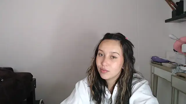 Snapshot of Skarlet_Adams28 chatting on March 17, 2025, 10:17 pm Skarlet Adams28 online show from March 17, 2025, 10:17 pm