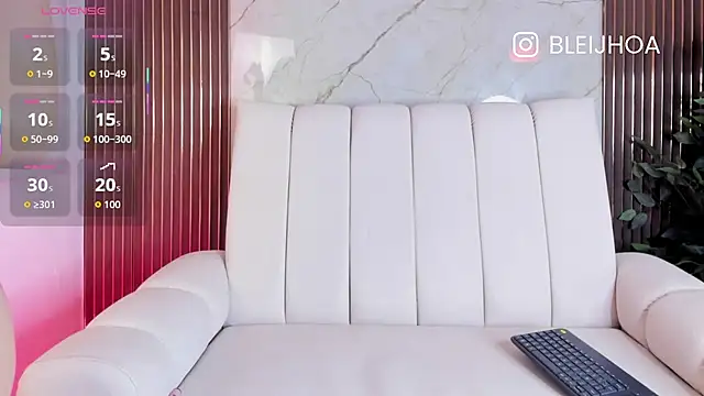 Snapshot of kenayfox chatting on February 21, 2026, 2:34 am kenayfox online show from February 21, 2026, 2:34 am