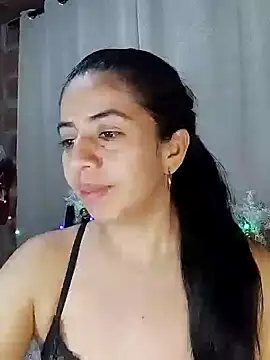 Snapshot of anngela01 chatting on December 1, 2024, 10:53 pm anngela01 online show from December 1, 2024, 10:53 pm