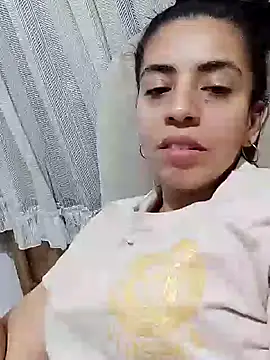 Snapshot of anngela01 chatting on December 28, 2024, 7:33 am anngela01 online show from December 28, 2024, 7:33 am