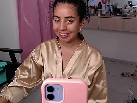 Snapshot of anngela01 chatting on February 26, 2026, 5:28 am anngela01 online show from February 26, 2026, 5:28 am