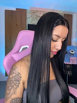 Tamara Roberts1 online show from March 4, 2025, 2:06 am