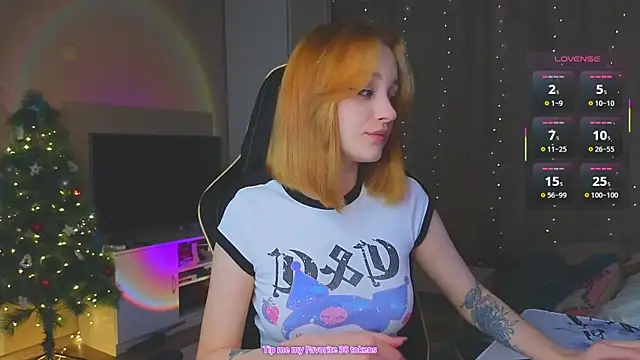 Snapshot of MaryRace chatting on December 19, 2025, 12:45 pm MaryRace online show from December 19, 2025, 12:45 pm