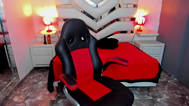 KateTompson  online show from January 19, 2026, 4:00 pm