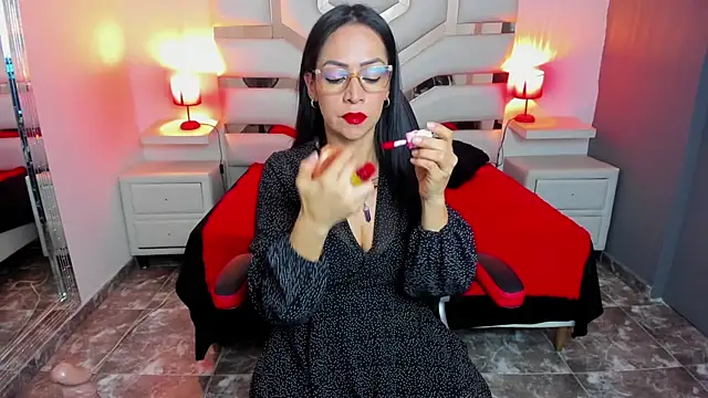 KateTompson  online show from February 12, 2026, 2:12 pm