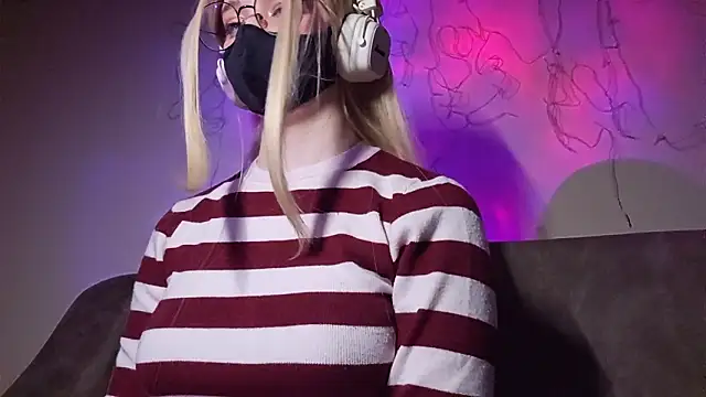 DanaWard online show from February 1, 2026, 9:46 pm