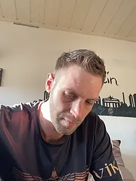 Snapshot of privat-official chatting on March 4, 2025, 3:04 pm privat-official online show from March 4, 2025, 3:04 pm