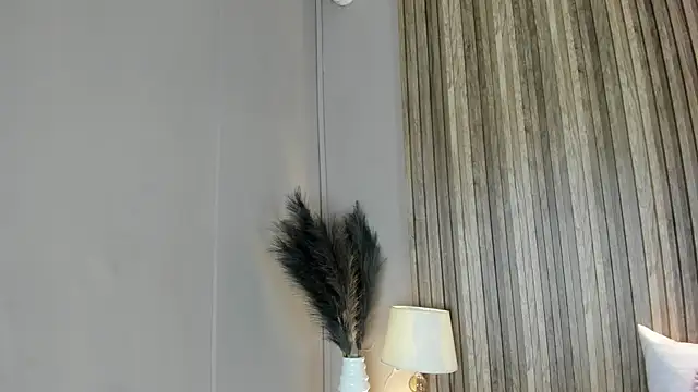 Snapshot of HannaPaola chatting on February 23, 2026, 10:29 pm HannaPaola online show from February 23, 2026, 10:29 pm