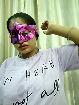 bigtitsqueen online show from September 29, 2025, 3:55 am