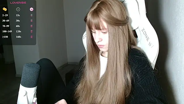 LizaKisses online show from November 28, 2025, 9:23 am