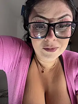 Snapshot of linatarens chatting on February 12, 2026, 4:29 am linatarens online show from February 12, 2026, 4:29 am