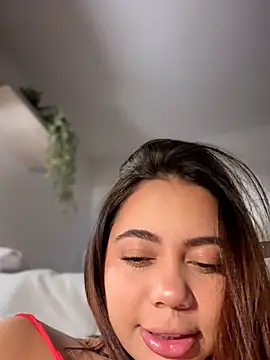 Snapshot of Aryrosee chatting on February 24, 2026, 7:28 am Aryrosee online show from February 24, 2026, 7:28 am