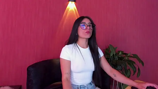 ChloeTurner  online show from February 14, 2026, 8:27 pm