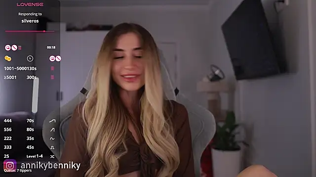 Snapshot of Coconutkittyy chatting on December 24, 2024, 5:13 pm Coconutkittyy online show from December 24, 2024, 5:13 pm