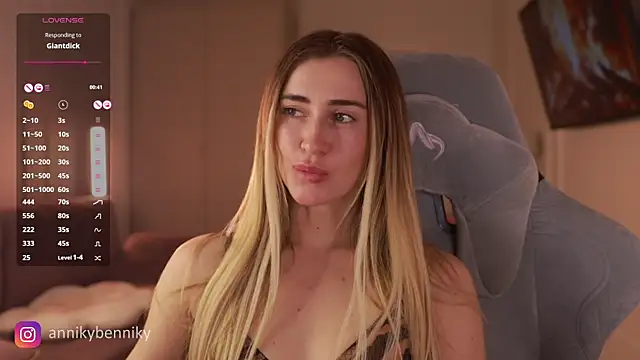 Snapshot of Coconutkittyy chatting on March 9, 2025, 9:03 pm Coconutkittyy online show from March 9, 2025, 9:03 pm