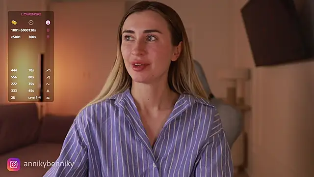 Snapshot of Coconutkittyy chatting on March 12, 2025, 9:13 pm Coconutkittyy online show from March 12, 2025, 9:13 pm