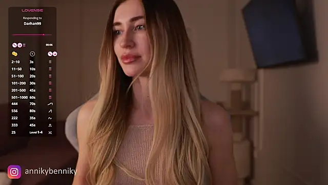 Snapshot of Coconutkittyy chatting on March 17, 2025, 9:34 pm Coconutkittyy online show from March 17, 2025, 9:34 pm