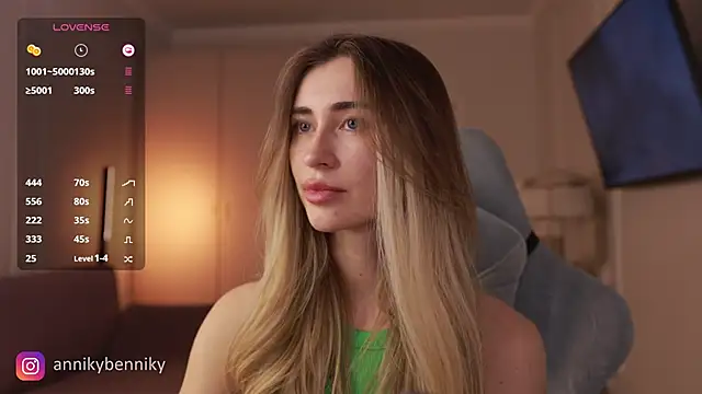 Snapshot of Coconutkittyy chatting on March 22, 2025, 6:47 pm Coconutkittyy online show from March 22, 2025, 6:47 pm