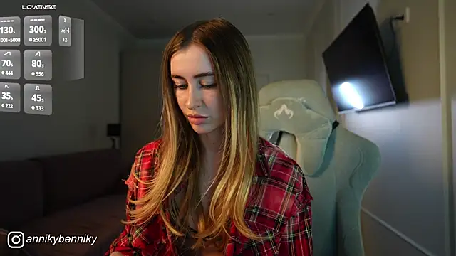 Snapshot of Coconutkittyy chatting on November 6, 2025, 7:59 pm Coconutkittyy online show from November 6, 2025, 7:59 pm