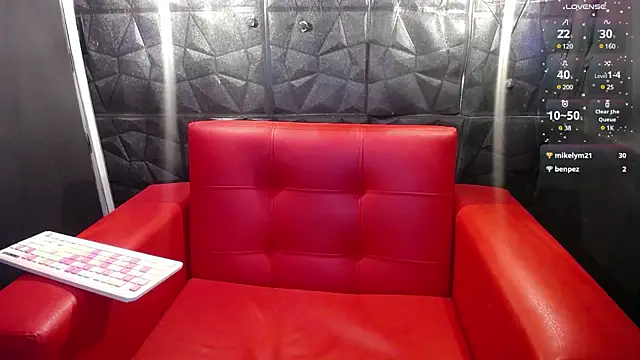 Snapshot of banyolet_stg chatting on December 9, 2024, 5:08 pm banyolet stg online show from December 9, 2024, 5:08 pm