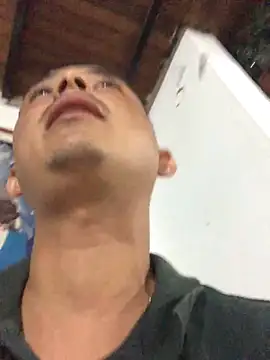 isacalejandroo online show from January 5, 2025, 12:20 am