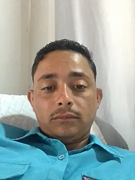 isacalejandroo online show from February 20, 2025, 1:30 pm