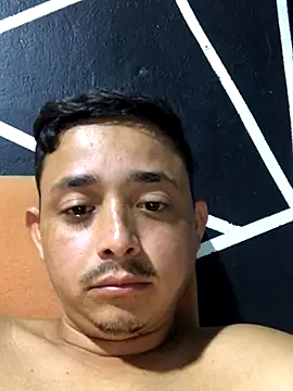 isacalejandroo online show from September 30, 2025, 8:52 am