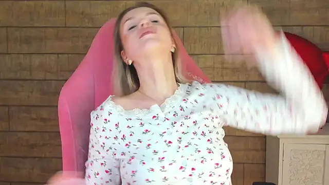 MilanaBalmain online show from February 21, 2026, 6:14 am