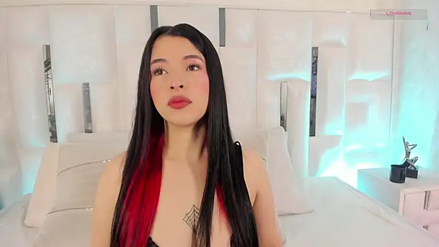 im nika  online show from February 3, 2026, 12:21 pm