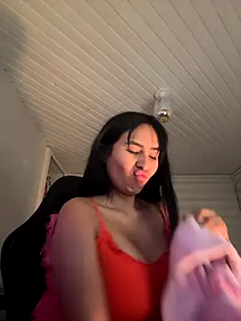 Snapshot of Anily_Lovely chatting on November 5, 2025, 11:38 pm Anily Lovely online show from November 5, 2025, 11:38 pm