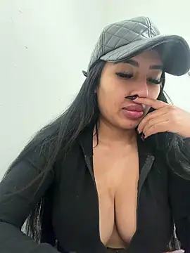 Snapshot of Anily_Lovely chatting on February 5, 2026, 4:00 pm Anily Lovely online show from February 5, 2026, 4:00 pm