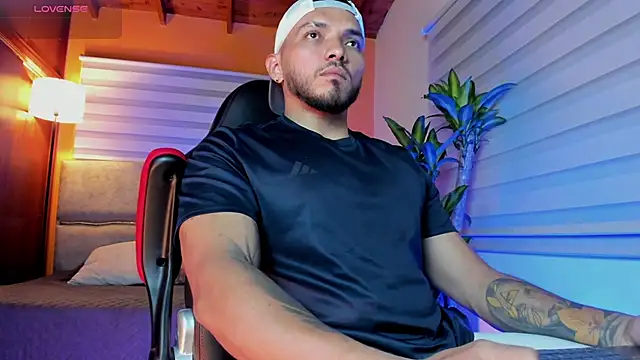 Snapshot of maximusclark1 chatting on March 4, 2026, 12:16 am maximusclark1 online show from March 4, 2026, 12:16 am