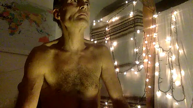 Snapshot of TowaFreespirit chatting on December 7, 2024, 10:17 pm TowaFreespirit online show from December 7, 2024, 10:17 pm