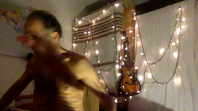 Snapshot of TowaFreespirit chatting on December 13, 2024, 11:17 pm TowaFreespirit online show from December 13, 2024, 11:17 pm