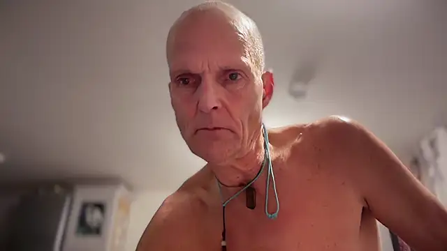 Snapshot of TowaFreespirit chatting on March 5, 2026, 12:28 am TowaFreespirit online show from March 5, 2026, 12:28 am