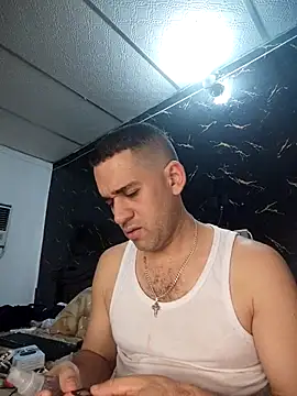 CRISTHIAN GREY01 online show from January 17, 2026, 5:49 pm