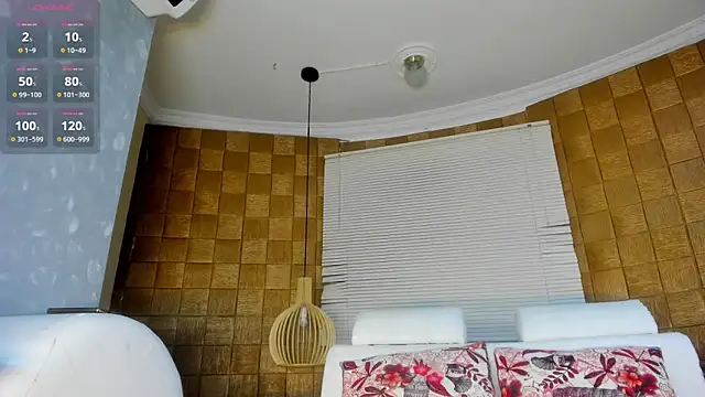 Snapshot of TOWERS21_ chatting on February 11, 2025, 8:10 pm TOWERS21 online show from February 11, 2025, 8:10 pm