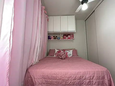 lariic online show from March 20, 2025, 11:38 am