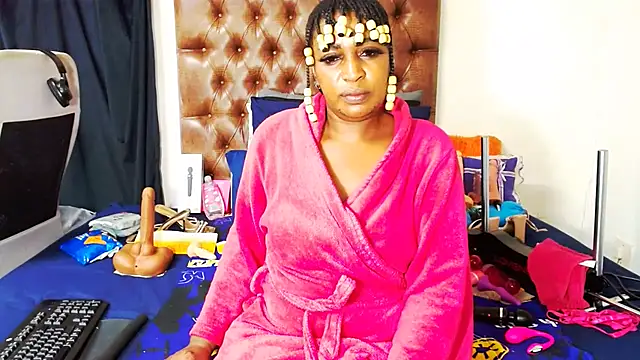 Snapshot of Hotxbums22 chatting on February 12, 2026, 7:36 am Hotxbums22 online show from February 12, 2026, 7:36 am