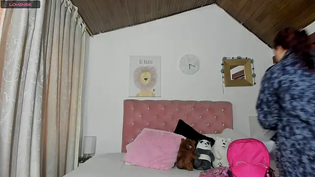 Snapshot of CelessteRedds chatting on March 12, 2025, 11:31 am CelessteRedds online show from March 12, 2025, 11:31 am