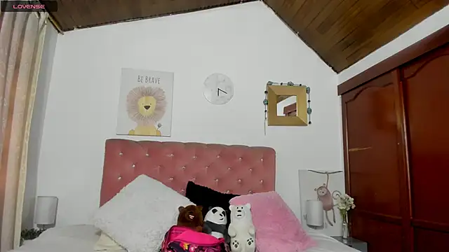 Snapshot of CelessteRedds chatting on March 13, 2025, 11:30 am CelessteRedds online show from March 13, 2025, 11:30 am