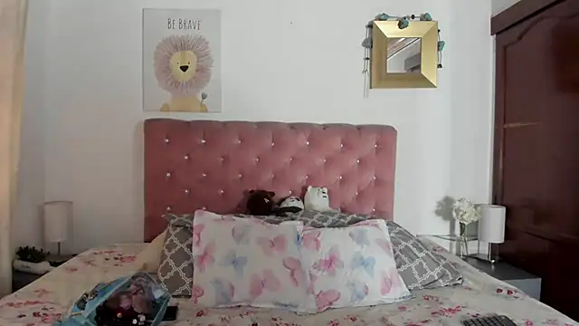 Snapshot of CelessteRedds chatting on September 15, 2025, 11:21 am CelessteRedds online show from September 15, 2025, 11:21 am