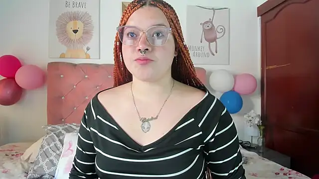 Snapshot of CelessteRedds chatting on September 23, 2025, 1:36 pm CelessteRedds online show from September 23, 2025, 1:36 pm