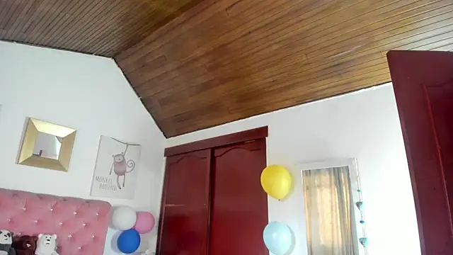 Snapshot of CelessteRedds chatting on September 25, 2025, 11:36 am CelessteRedds online show from September 25, 2025, 11:36 am