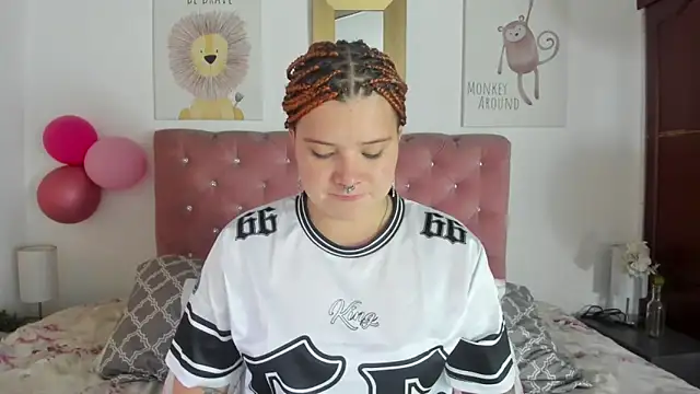 Snapshot of CelessteRedds chatting on September 27, 2025, 11:37 am CelessteRedds online show from September 27, 2025, 11:37 am