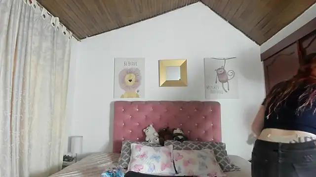 Snapshot of CelessteRedds chatting on September 30, 2025, 11:26 am CelessteRedds online show from September 30, 2025, 11:26 am