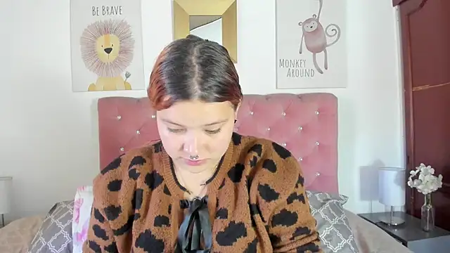 Snapshot of CelessteRedds chatting on October 15, 2025, 11:32 am CelessteRedds online show from October 15, 2025, 11:32 am