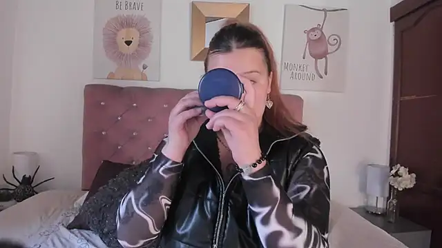 Snapshot of CelessteRedds chatting on November 4, 2025, 11:20 am CelessteRedds online show from November 4, 2025, 11:20 am