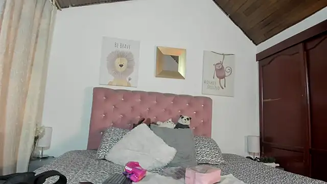 Snapshot of CelessteRedds chatting on January 8, 2026, 11:34 am CelessteRedds online show from January 8, 2026, 11:34 am